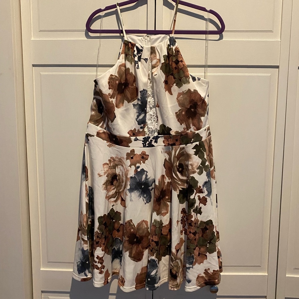 Sleeveless floral mini dress
